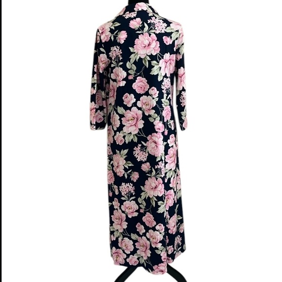 🆕Miss Elaine Essentials Knit Long Front Zip Robe Navy/Pink Roses Size S - Picture 3 of 11
